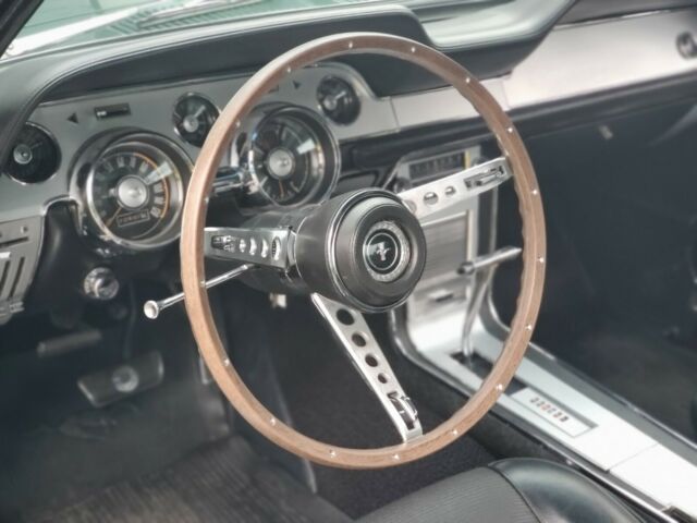 Ford Mustang 1967 image number 13