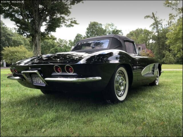 Chevrolet Corvette 1961 image number 24