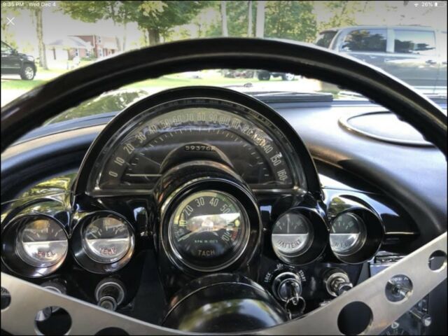Chevrolet Corvette 1961 image number 35