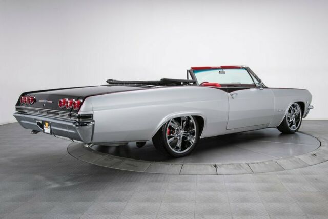 Chevrolet Impala 1965 image number 25