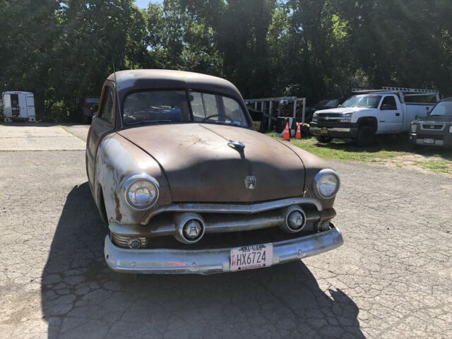 Ford Country Squire 1951 image number 26
