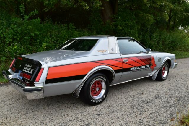 Buick Century 1976 image number 27