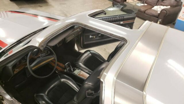 Buick Century 1976 image number 8