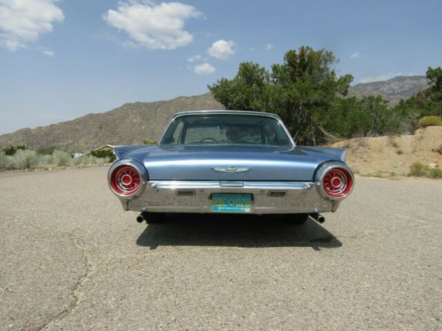 Ford Thunderbird 1963 image number 2