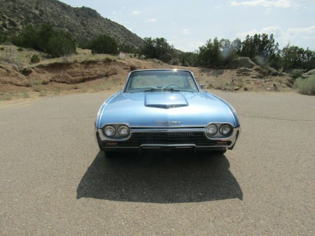 Ford Thunderbird 1963 image number 29