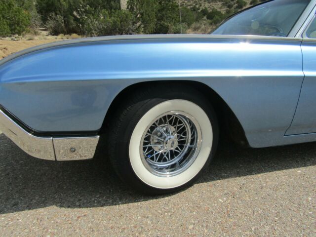 Ford Thunderbird 1963 image number 30
