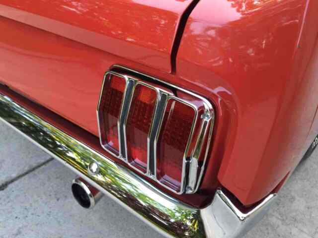 Ford Mustang 1965 image number 10