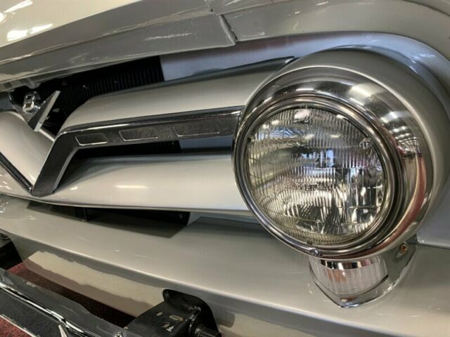 Ford F-100 1953 image number 2
