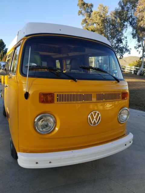Volkswagen Bus/Vanagon 1977 image number 29