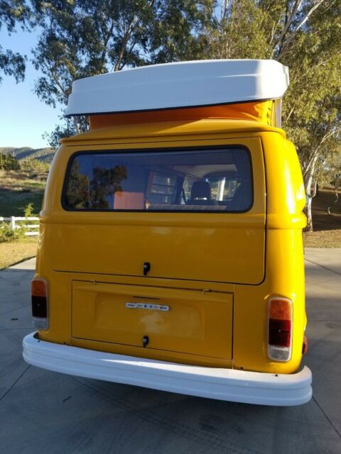Volkswagen Bus/Vanagon 1977 image number 4