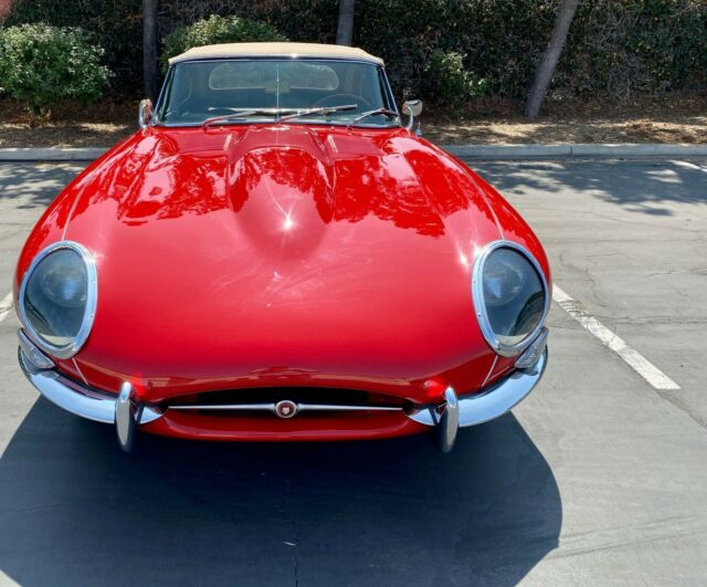 Jaguar E-Type 1962 image number 16