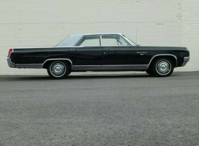 Oldsmobile Ninety-Eight 1963 image number 6
