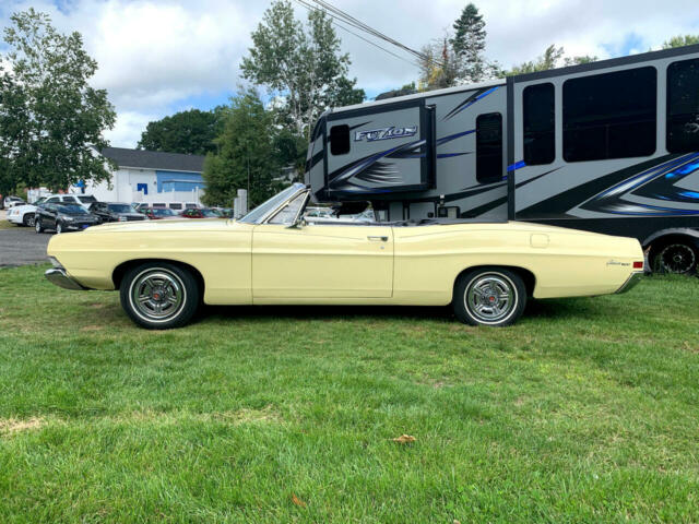 Ford Galaxie 1968 image number 5