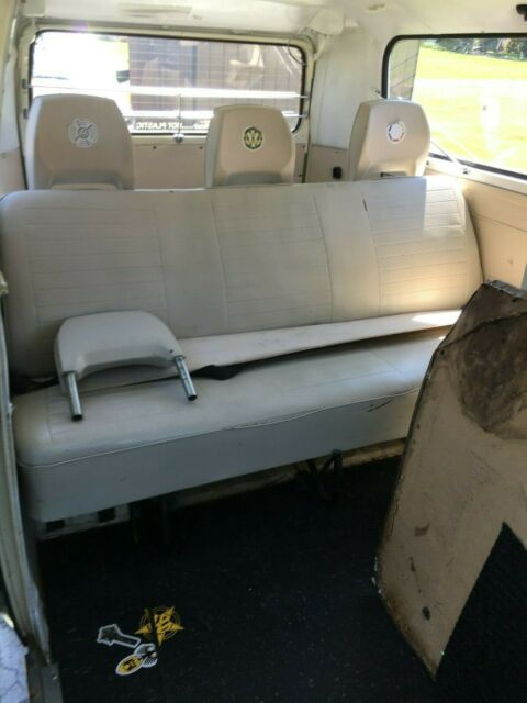 Volkswagen Bus/Vanagon 1977 image number 21