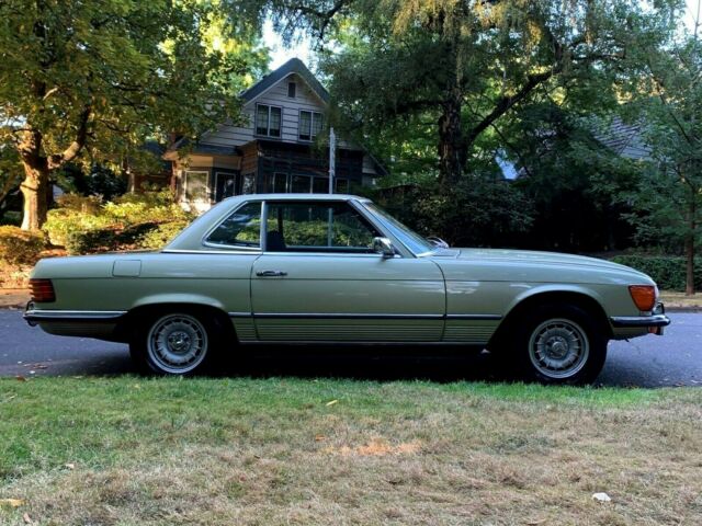 Mercedes-Benz SL-Class 1973 image number 4
