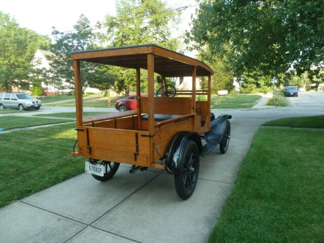 Ford Model T 1922 image number 2