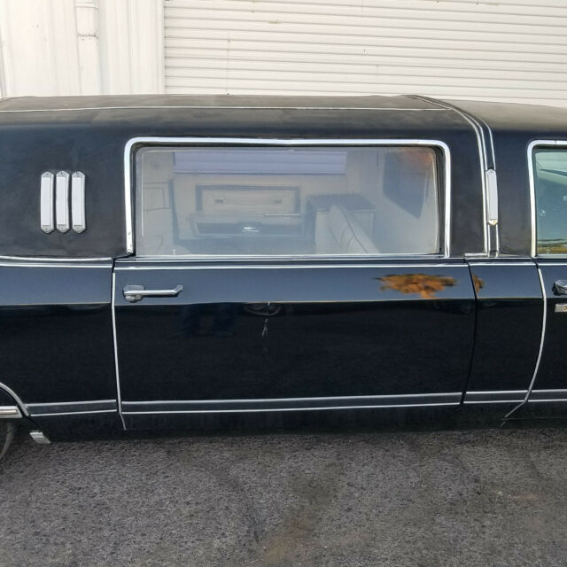 Lincoln Town Car 1977 image number 37