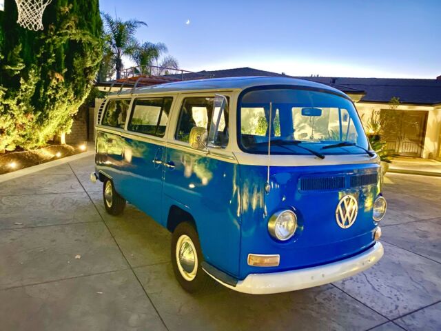 Volkswagen Bus/Vanagon 1969 image number 13