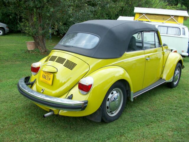 Volkswagen Beetle Cabriolet 1975 image number 17