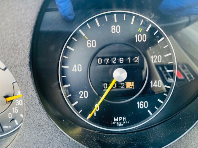 Mercedes-Benz SL-Class 1976 image number 18