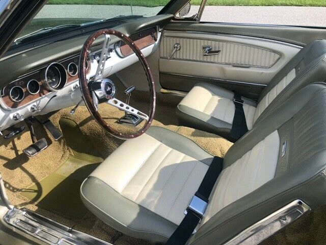 Ford Mustang 1965 image number 10