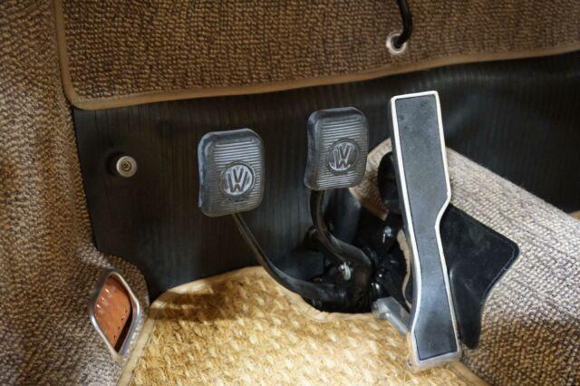 Volkswagen BEETLE SLIDE ROOF 1957 image number 11