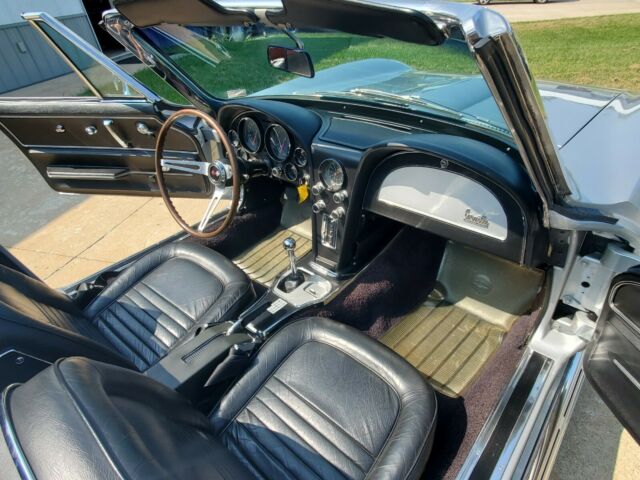 Chevrolet Corvette 1967 image number 43