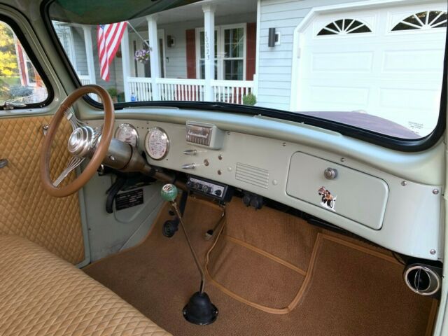 International Harvester L112 1950 image number 22