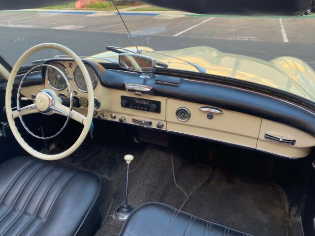 Mercedes-Benz SL-Class 1962 image number 15