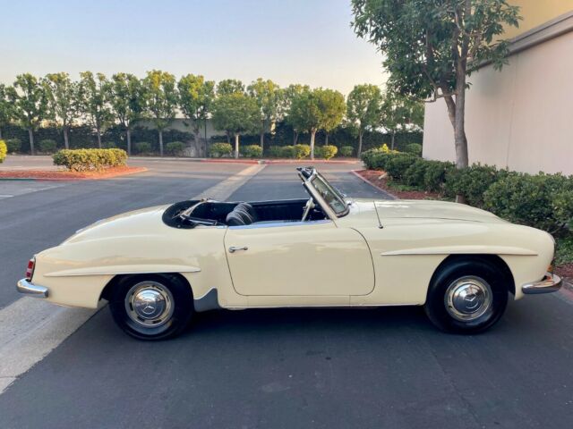 Mercedes-Benz SL-Class 1962 image number 30
