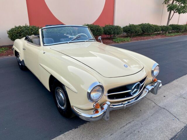 Mercedes-Benz SL-Class 1962 image number 4
