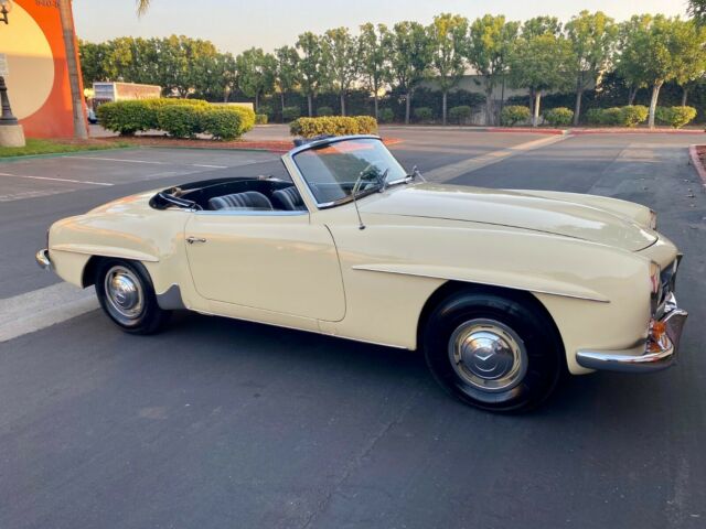 Mercedes-Benz SL-Class 1962 image number 8