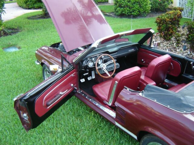 Ford Mustang 1967 image number 29