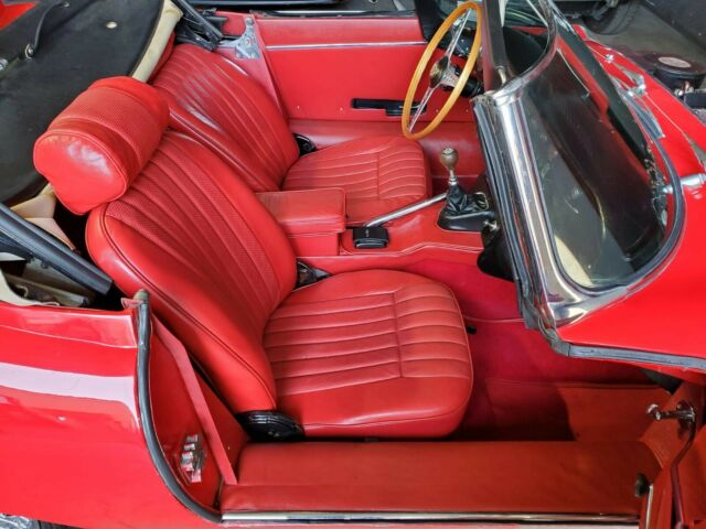 Jaguar E-Type 1969 image number 41