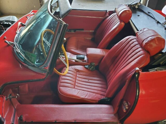 Jaguar E-Type 1969 image number 43