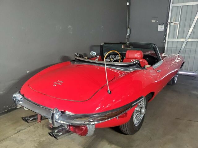 Jaguar E-Type 1969 image number 5