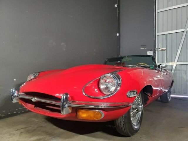Jaguar E-Type 1969 image number 6