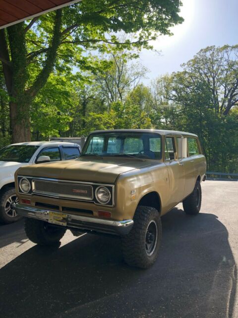 International Harvester Travelall 1971 image number 0