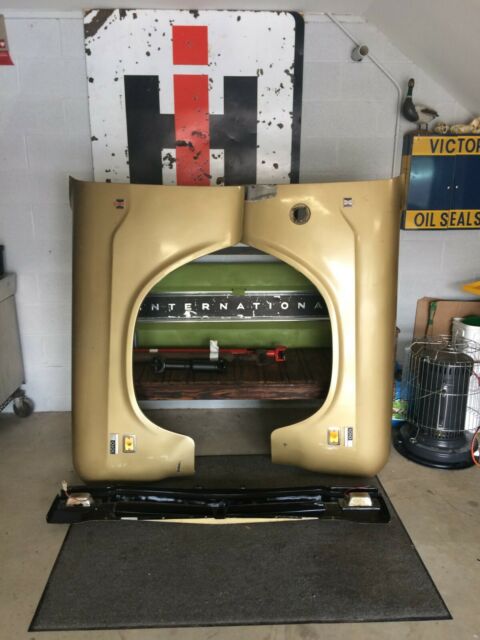 International Harvester Travelall 1971 image number 25