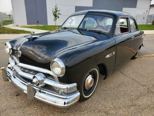 Ford Deluxe 1951 image number 1