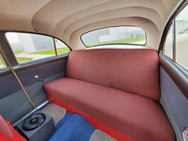 Ford Deluxe 1951 image number 12