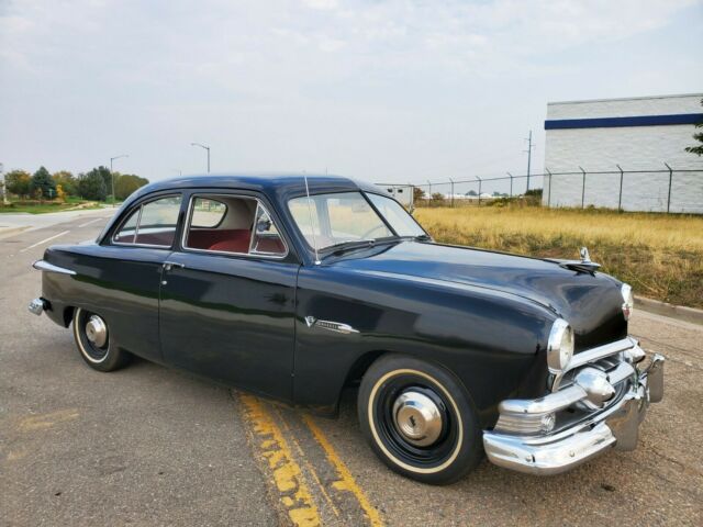 Ford Deluxe 1951 image number 3