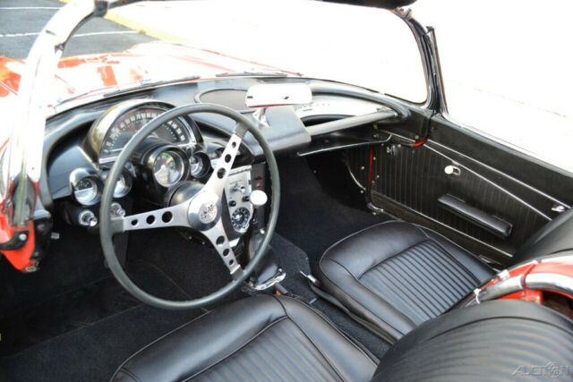Chevrolet Corvette 1962 image number 22