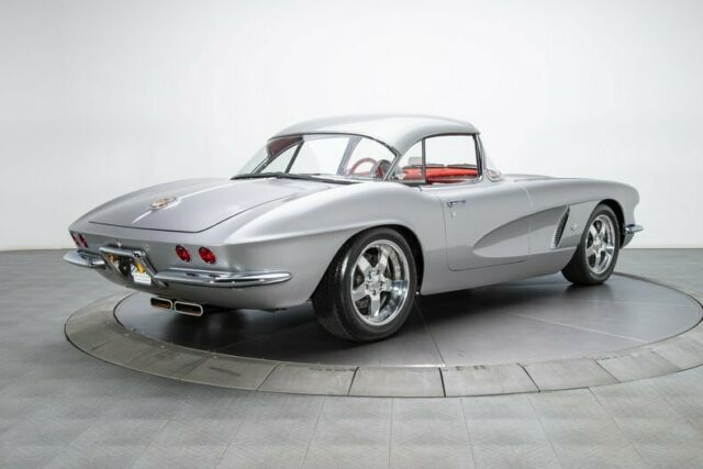 Chevrolet Corvette 1962 image number 12