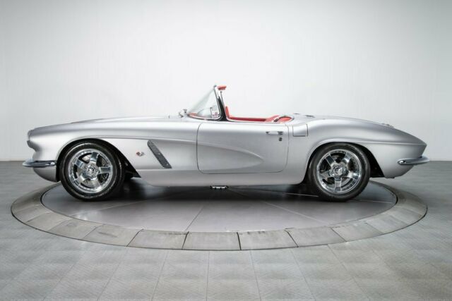 Chevrolet Corvette 1962 image number 22