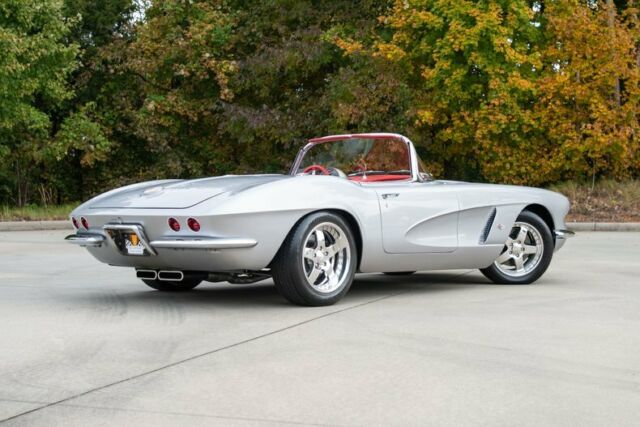 Chevrolet Corvette 1962 image number 27