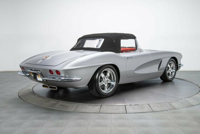 Chevrolet Corvette 1962 image number 35