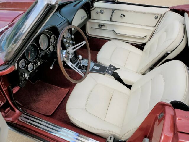 Chevrolet Corvette 1965 image number 17