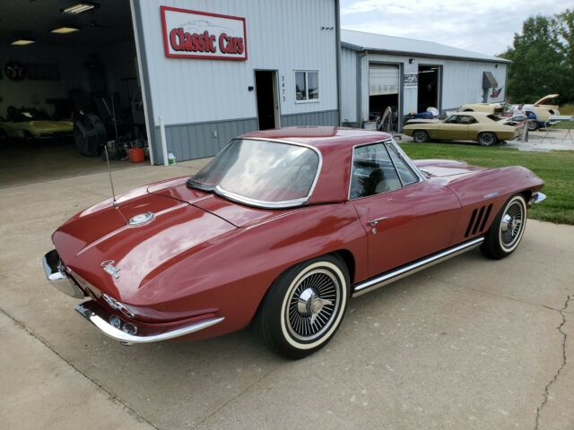Chevrolet Corvette 1965 image number 28