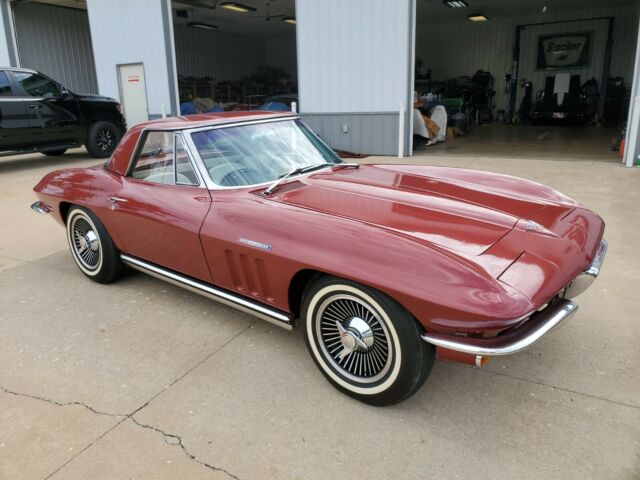 Chevrolet Corvette 1965 image number 3